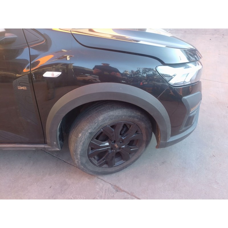 Recambio de aletin delantero derecho para dacia sandero iii 1.0 tce 90 referencia OEM IAM   