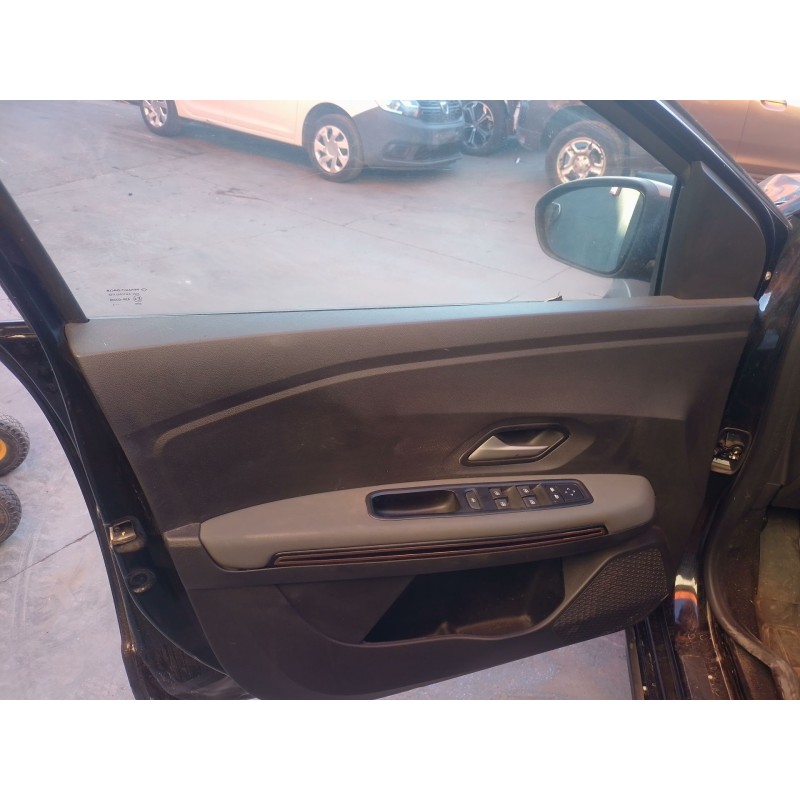 Recambio de elevalunas delantero izquierdo para dacia sandero iii 1.0 tce 90 referencia OEM IAM   