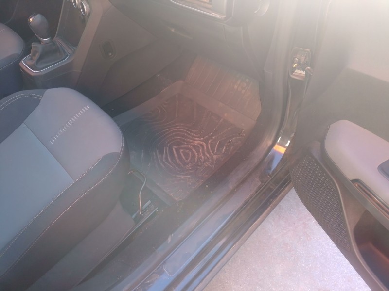 Recambio de juego alfombrillas para dacia sandero iii 1.0 tce 90 referencia OEM IAM   