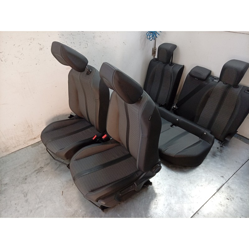 Recambio de juego asientos completo para peugeot 2008 ii (ud_, us_, uy_, uj_, ur_, uc_) 1.2 puretech 100 referencia OEM IAM  982