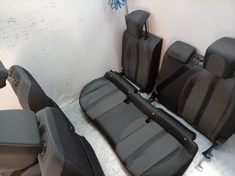 Recambio de juego asientos completo para peugeot 2008 ii (ud_, us_, uy_, uj_, ur_, uc_) 1.2 puretech 100 referencia OEM IAM  982
