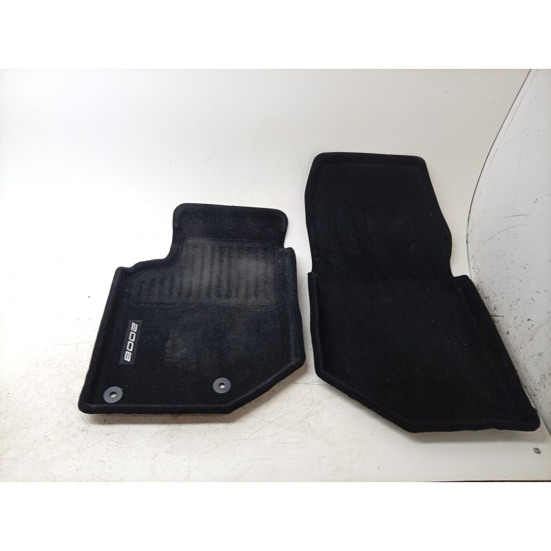 Recambio de juego alfombrillas para peugeot 2008 ii (ud_, us_, uy_, uj_, ur_, uc_) 1.2 puretech 100 referencia OEM IAM  16914096