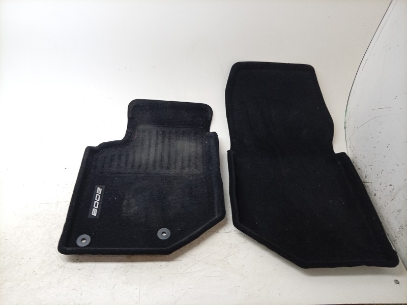 Recambio de juego alfombrillas para peugeot 2008 ii (ud_, us_, uy_, uj_, ur_, uc_) 1.2 puretech 100 referencia OEM IAM  16914096