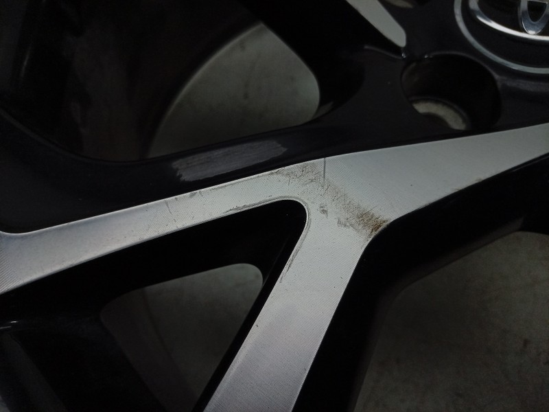 Recambio de llanta para toyota c-hr hybrid active referencia OEM IAM  42611YP360 