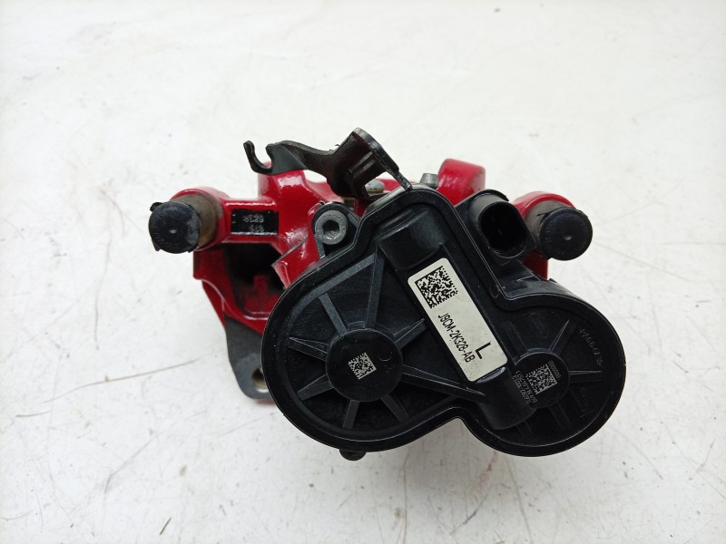 Recambio de pinza de freno trasera derecha para jaguar e-pace first edition referencia OEM IAM  JK722K327AA 