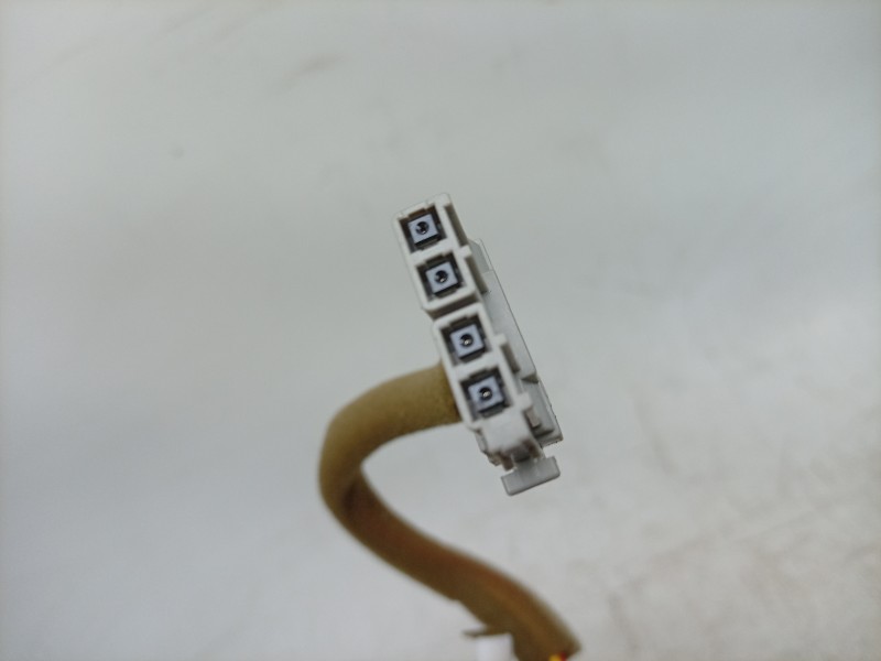 Recambio de base de antena para ssangyong korando (c300) 1.5 referencia OEM IAM  8945037010 