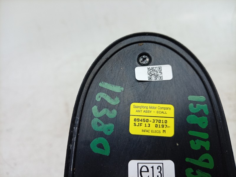 Recambio de base de antena para ssangyong korando (c300) 1.5 referencia OEM IAM  8945037010 