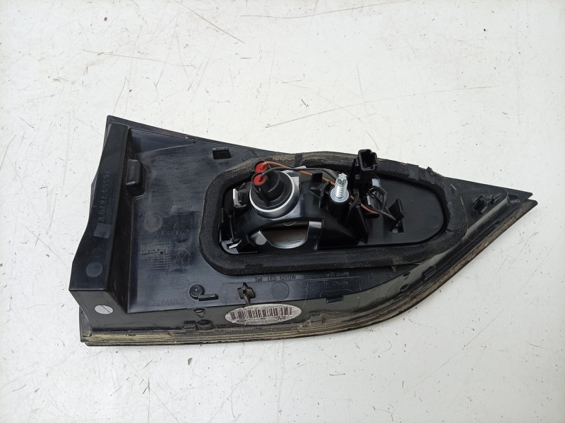 Recambio de piloto trasero derecho interior para renault espace v (jr_) 1.6 dci 160 referencia OEM IAM  265507870R 