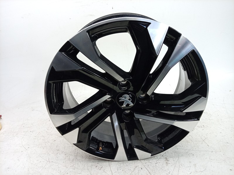 Recambio de llanta para peugeot 2008 ii (ud_, us_, uy_, uj_, ur_, uc_) 1.2 puretech 100 referencia OEM IAM  9828186080 