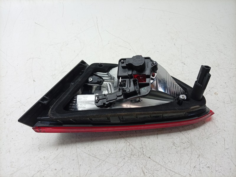 Recambio de piloto trasero izquierdo interior para opel crossland x / crossland (p17, p2qo) 1.2 (75) referencia OEM IAM  3913752