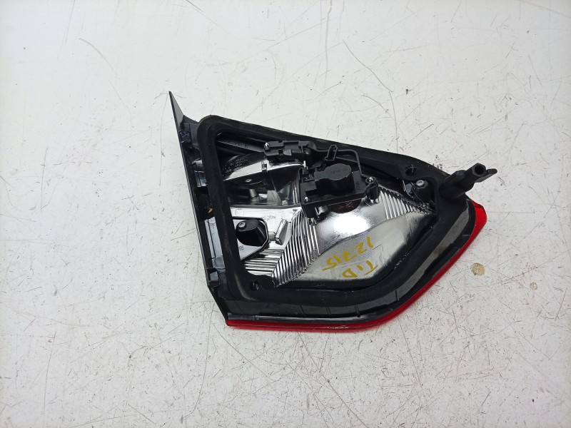 Recambio de piloto trasero derecho interior para opel crossland x / crossland (p17, p2qo) 1.2 (75) referencia OEM IAM  39137524 