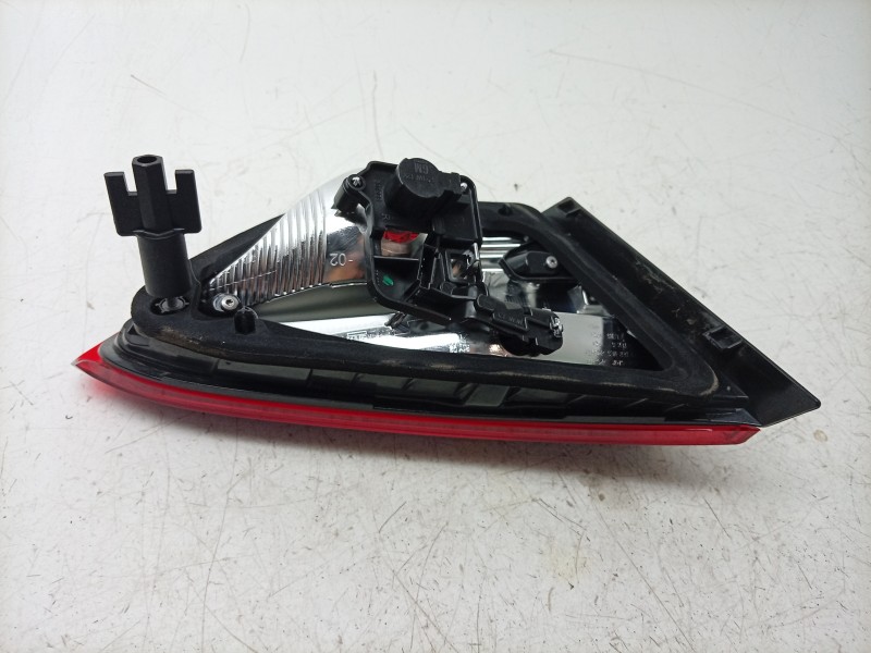 Recambio de piloto trasero derecho interior para opel crossland x / crossland (p17, p2qo) 1.2 (75) referencia OEM IAM  39137524 