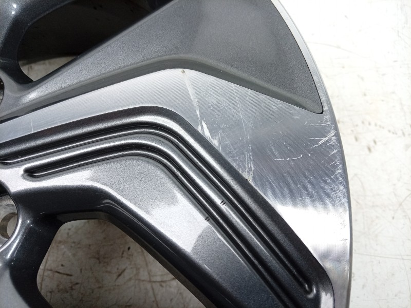 Recambio de llanta para hyundai kona (os, ose, osi) 1.6 gdi hybrid referencia OEM IAM  52910CM100 