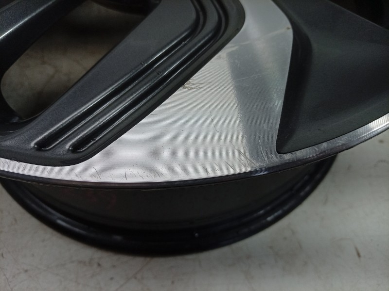 Recambio de llanta para hyundai kona (os, ose, osi) 1.6 gdi hybrid referencia OEM IAM  52910CM100 