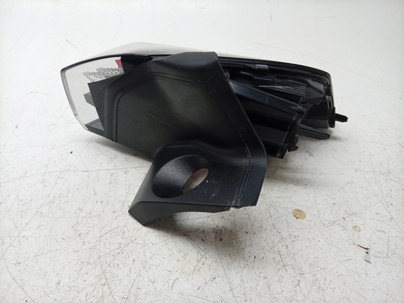 Recambio de piloto trasero izquierdo para peugeot 2008 ii (ud_, us_, uy_, uj_, ur_, uc_) 1.2 puretech 100 referencia OEM IAM  98