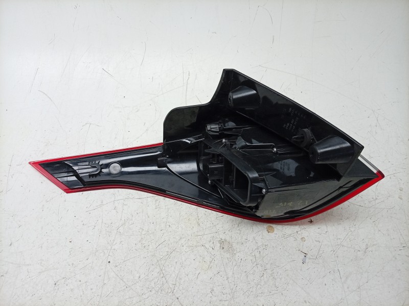 Recambio de piloto trasero derecho para opel crossland x / crossland (p17, p2qo) 1.2 (75) referencia OEM IAM  39137520 