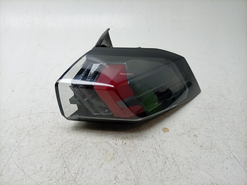 Recambio de piloto trasero derecho para peugeot 2008 ii (ud_, us_, uy_, uj_, ur_, uc_) 1.2 puretech 100 referencia OEM IAM  9838