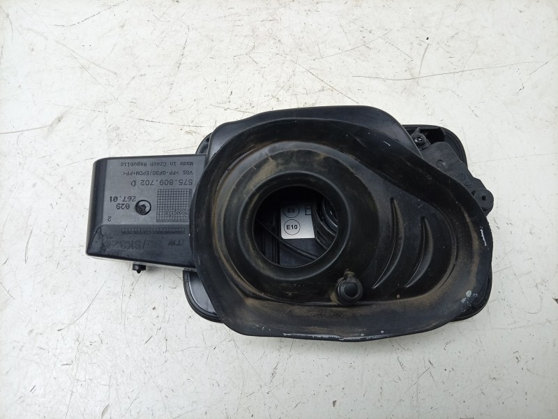 Recambio de tapa exterior combustible para seat arona (kj7, kjp) 1.6 tdi referencia OEM IAM  575809702 