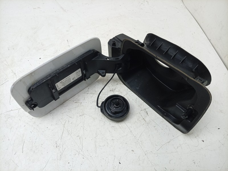 Recambio de tapa exterior combustible para seat arona (kj7, kjp) 1.6 tdi referencia OEM IAM  575809702 