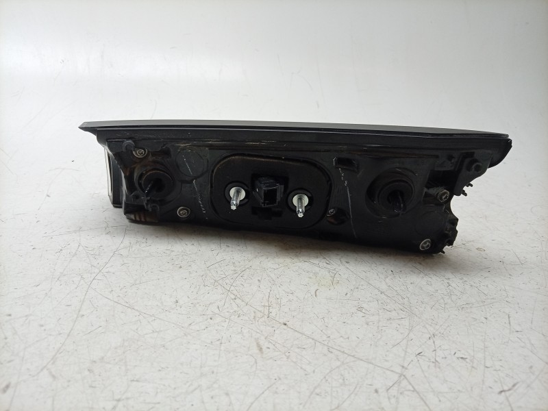 Recambio de piloto trasero derecho interior para peugeot 2008 ii (ud_, us_, uy_, uj_, ur_, uc_) 1.2 puretech 100 referencia OEM 