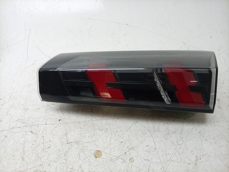 Recambio de piloto trasero derecho interior para peugeot 2008 ii (ud_, us_, uy_, uj_, ur_, uc_) 1.2 puretech 100 referencia OEM 
