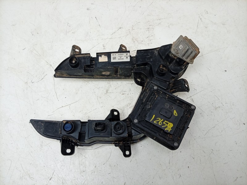 Recambio de piloto delantero izquierdo para renault captur i (j5_, h5_) 0.9 tce 90 referencia OEM IAM  266055303R 104LAC112/5750