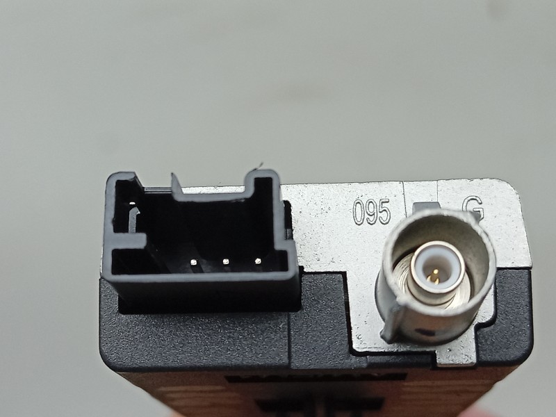 Recambio de amplificador de antena para peugeot 208 5p allure hybrid 110 edcs6 referencia OEM IAM  9833140080 