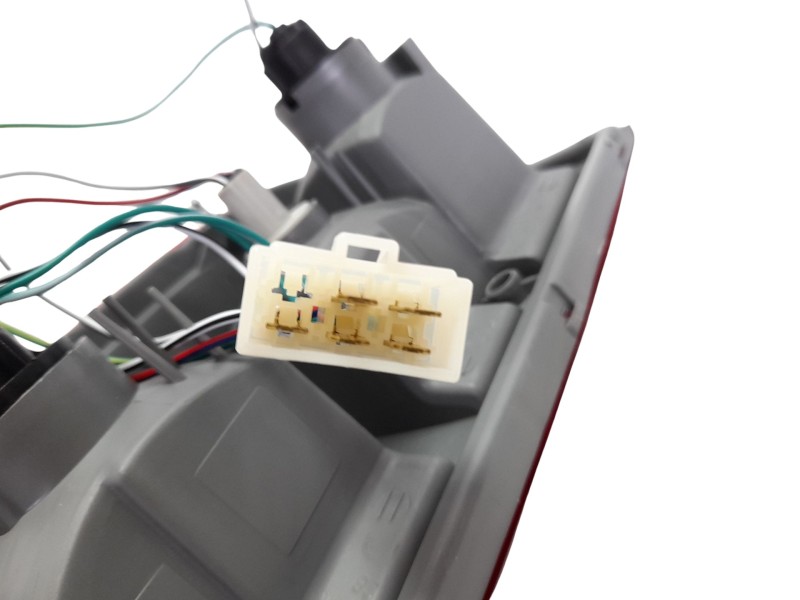 Recambio de piloto trasero derecho para ford ranger (eq) referencia OEM IAM UM4651150C UM4651150C 103F10281770