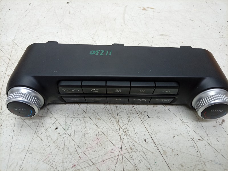 Recambio de mando climatizador para kia stinger (ck) 2.0 tgdi cat referencia OEM IAM 84617J5000 97250J5000 