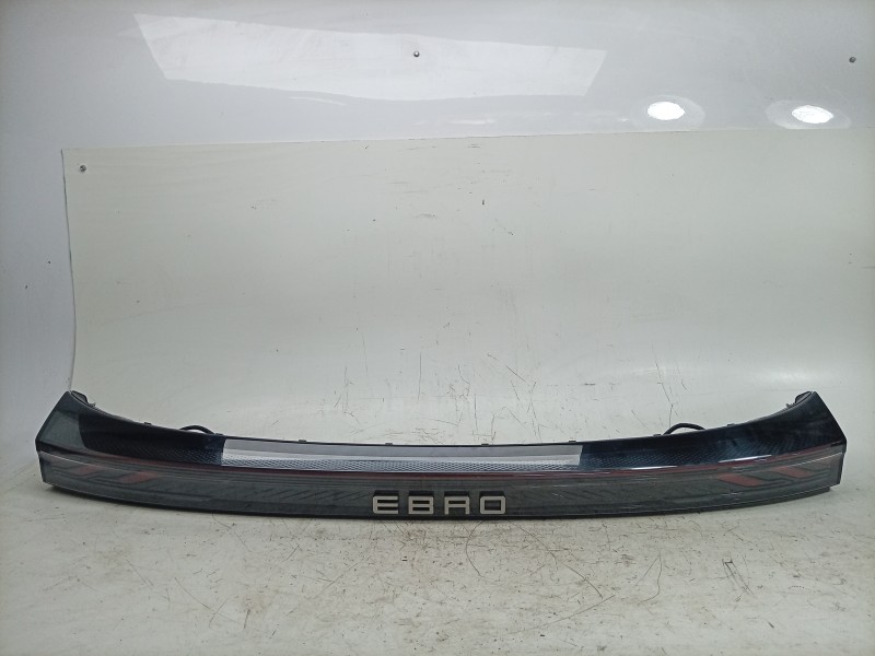 Recambio de piloto trasero central para ebro s400 hybrid referencia OEM IAM  605001572AA 