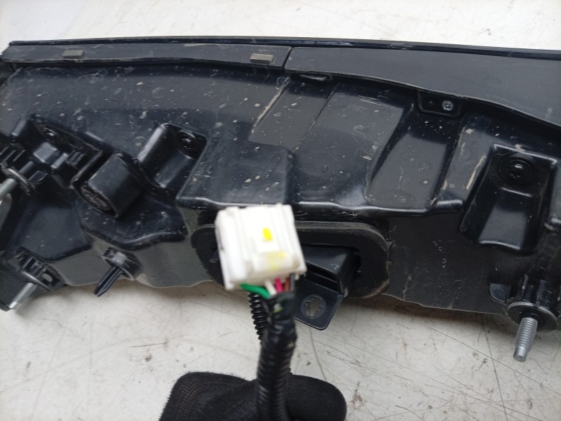 Recambio de piloto trasero central para ebro s400 hybrid referencia OEM IAM  605001572AA 