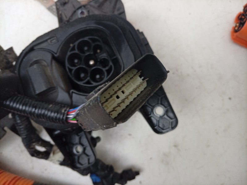 Recambio de cableado electrico para renault 4 e-tech 120 referencia OEM IAM  296953072R 