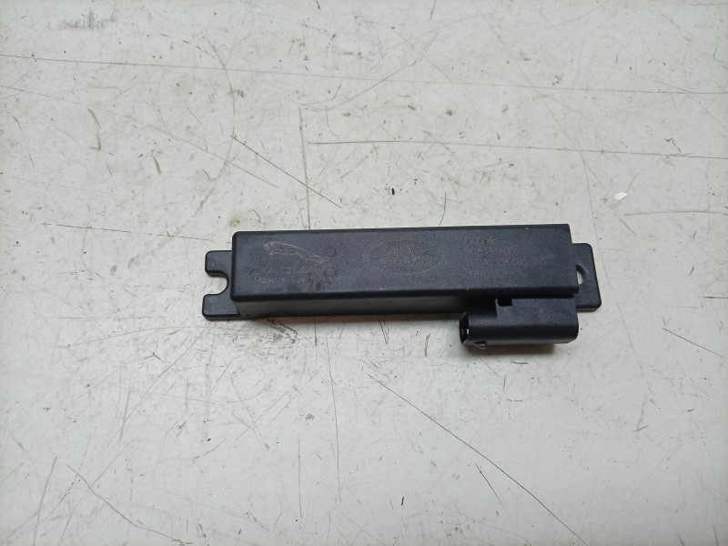 Recambio de amplificador de antena para jaguar e-pace first edition referencia OEM IAM  JPLA15K603 
