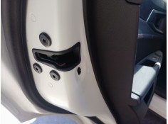 CERRADURA PUERTA TRASERA IZQUIERDA 825037650R 
