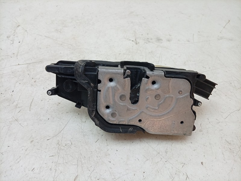 Recambio de cerradura puerta trasera izquierda para maserati grecale gt mild hybrid q4 referencia OEM IAM  670157753 