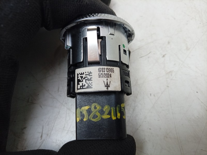 Recambio de interruptor para maserati grecale gt mild hybrid q4 referencia OEM IAM  670313955 