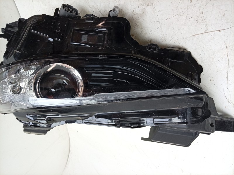 Recambio de faro izquierdo para mazda 3 hatchback (bp) 2.0 skyactiv-g m hybrid referencia OEM IAM  BCNM51040J 