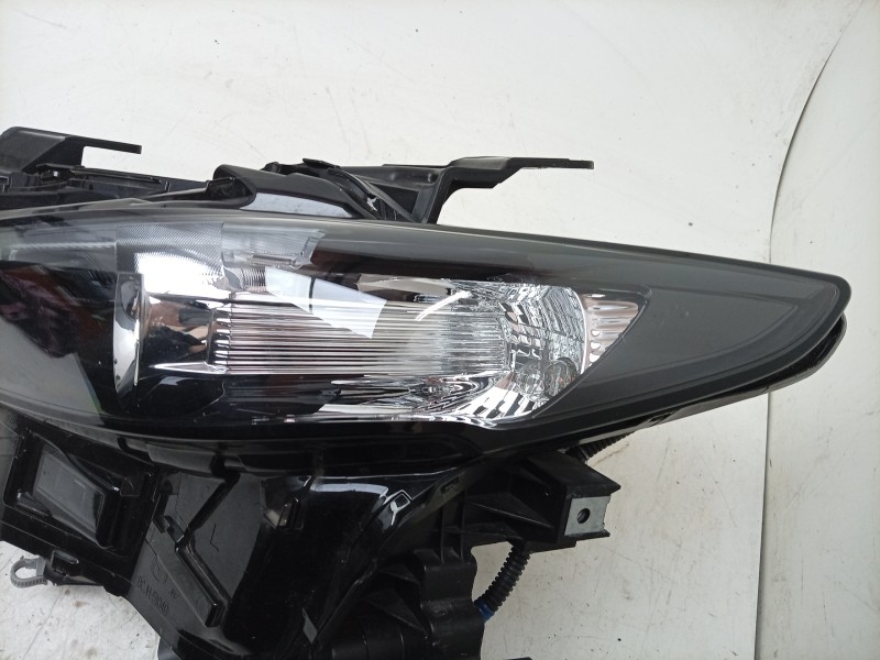 Recambio de faro izquierdo para mazda 3 hatchback (bp) 2.0 skyactiv-g m hybrid referencia OEM IAM  BCNM51040J 