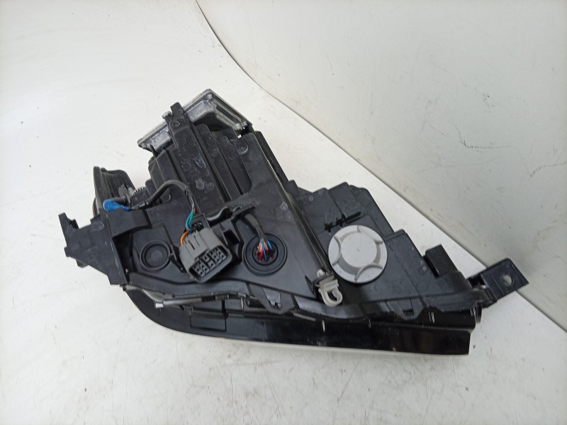 Recambio de faro izquierdo para mazda 3 hatchback (bp) 2.0 skyactiv-g m hybrid referencia OEM IAM  BCNM51040J 