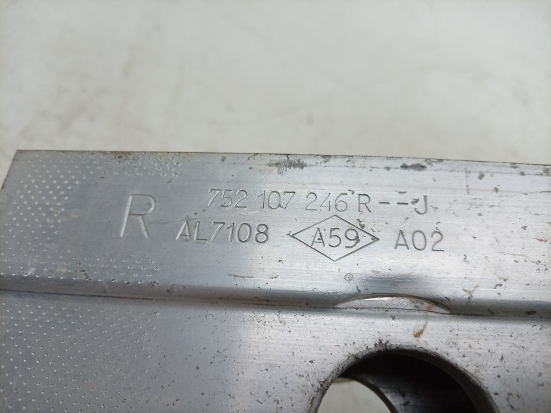 Recambio de refuerzo paragolpes delantero para renault captur i (j5_, h5_) 0.9 tce 90 referencia OEM IAM  752107246R 107199607/5