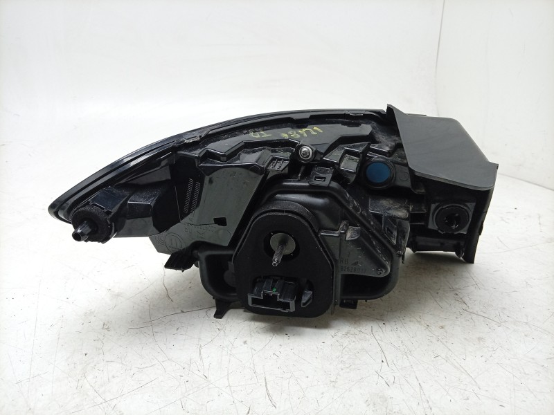 Recambio de piloto trasero derecho para peugeot 208 5p allure hybrid 110 edcs6 referencia OEM IAM  9865938480 PG3324155
