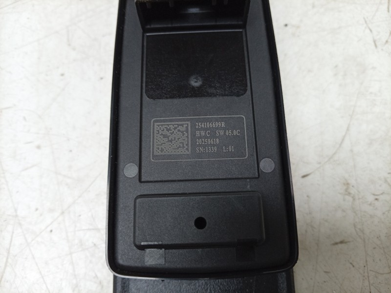 Recambio de mando elevalunas delantero izquierdo para renault 5 e-tech 150 referencia OEM IAM  254106699R 