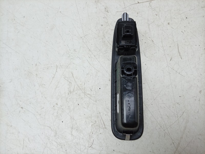 Recambio de mando elevalunas trasero izquierdo para renault 5 e-tech 150 referencia OEM IAM  254201060R 