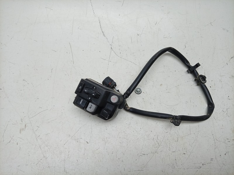Recambio de piña luces izquierda para honda cb1000 r cb 1000r referencia OEM IAM  35200MKJE51 