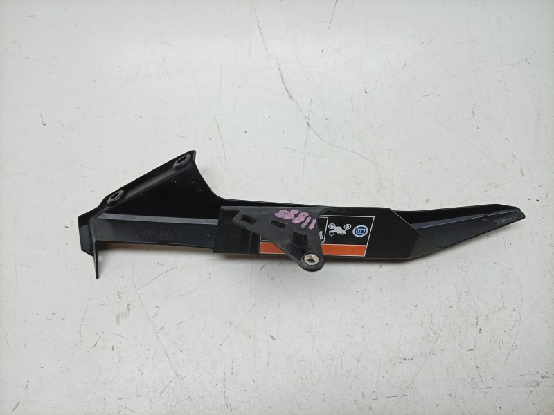 Recambio de moldura para honda cb1000 r cb 1000r referencia OEM IAM  40510MKJD0 