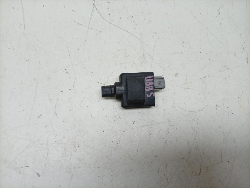 Recambio de moldura para honda cb1000 r cb 1000r referencia OEM IAM  38940MKRD11 