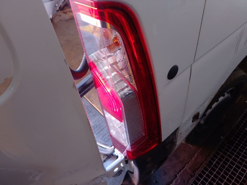 Recambio de piloto trasero derecho para renault master iii furgoneta (fv) 2.3 dci 150 fwd (fv0f, fv03) referencia OEM IAM   