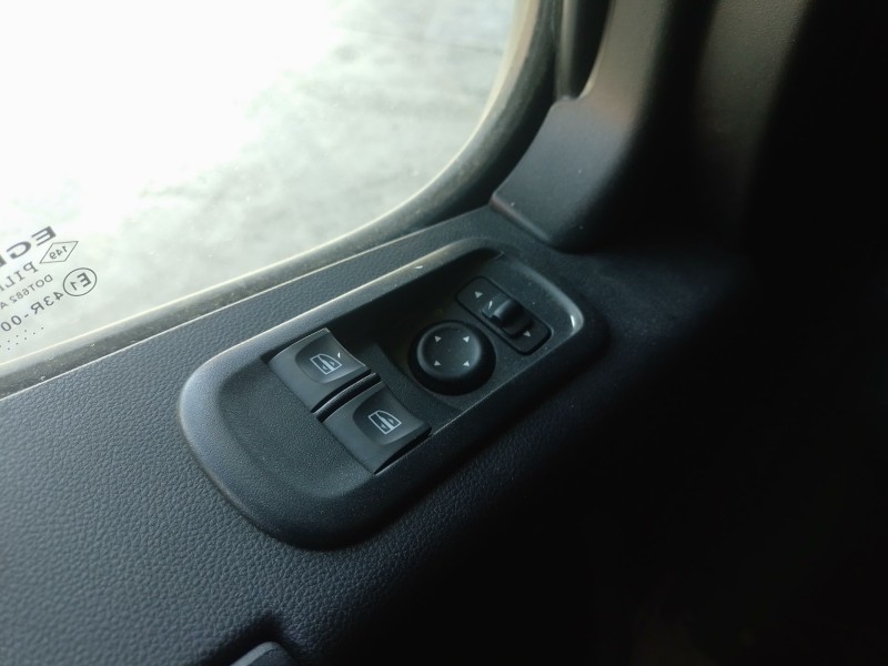 Recambio de mando elevalunas delantero izquierdo para renault master iii furgoneta (fv) 2.3 dci 150 fwd (fv0f, fv03) referencia 