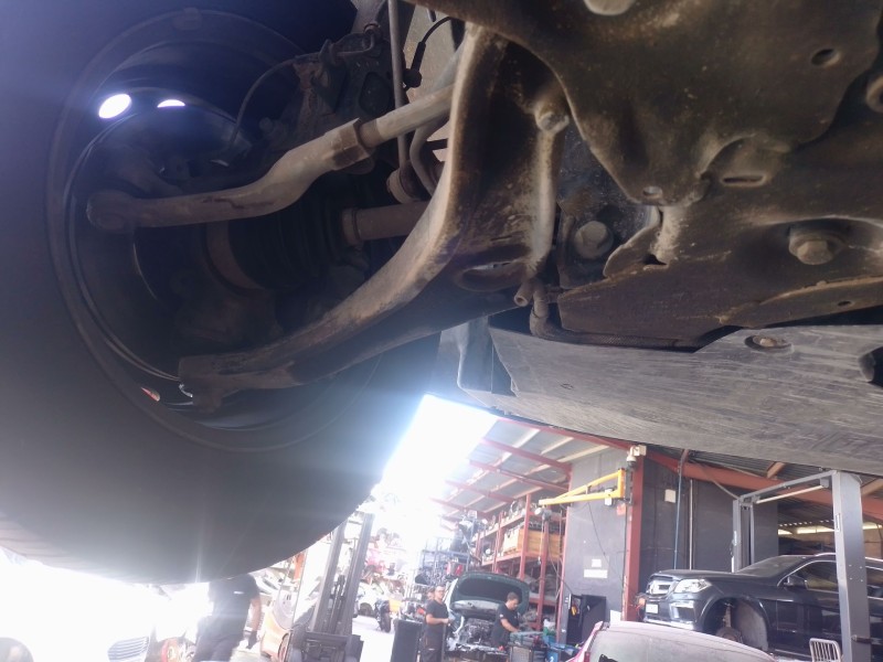 Recambio de brazo suspension inferior delantero izquierdo para renault master iii furgoneta (fv) 2.3 dci 150 fwd (fv0f, fv03) re