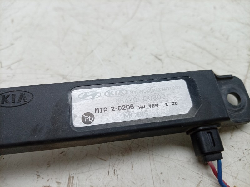 Recambio de amplificador de antena para kia stinger (ck) 2.0 tgdi cat referencia OEM IAM  95420C0300 